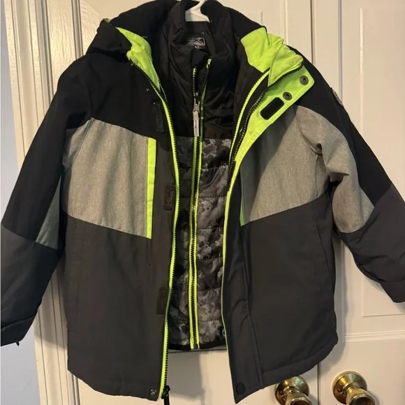 ZeroXposur 3-in-1 Boys Winter Jacket - Size Small (6/7) Black Grey Neon LIKE NEW - Picture 1 of 15